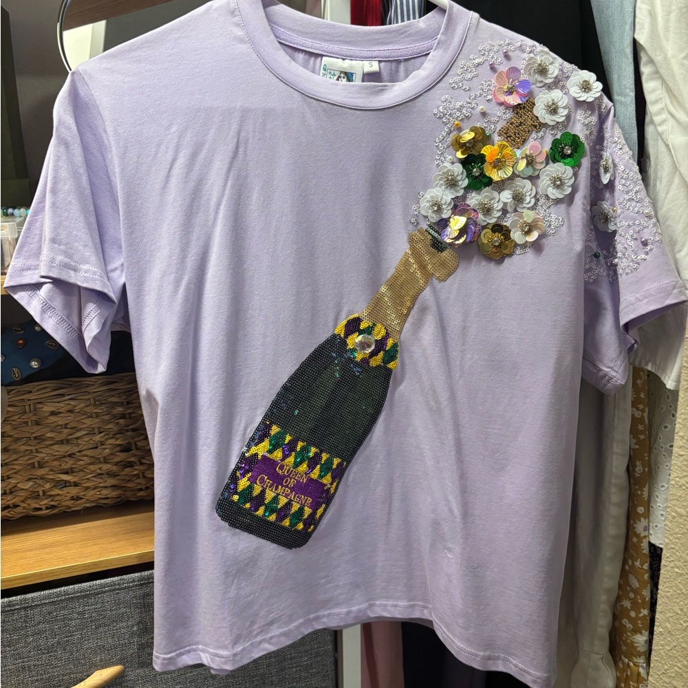 Embellished Lilac T-Shirt with Champagne Design